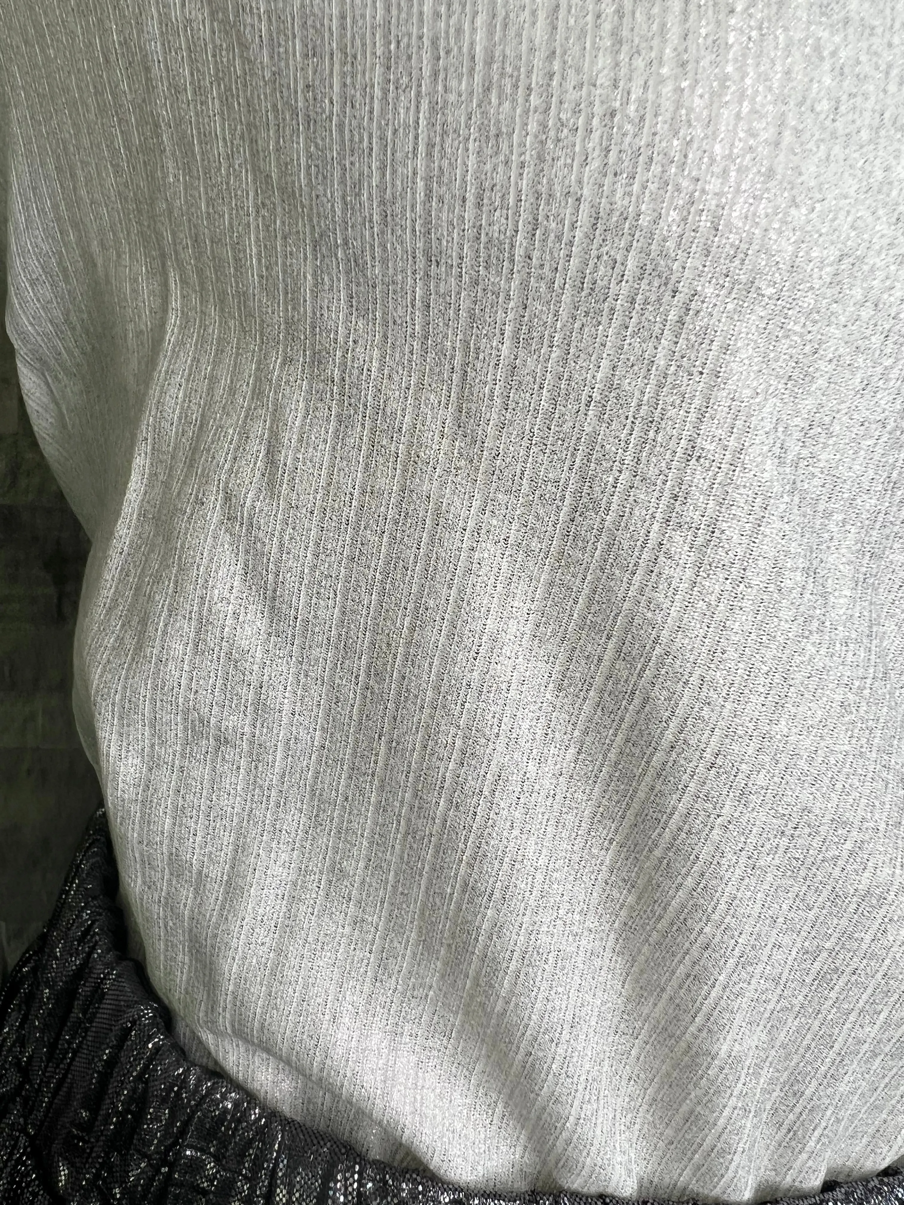 OVERSIZED FLOWER METALLIC SWEATER