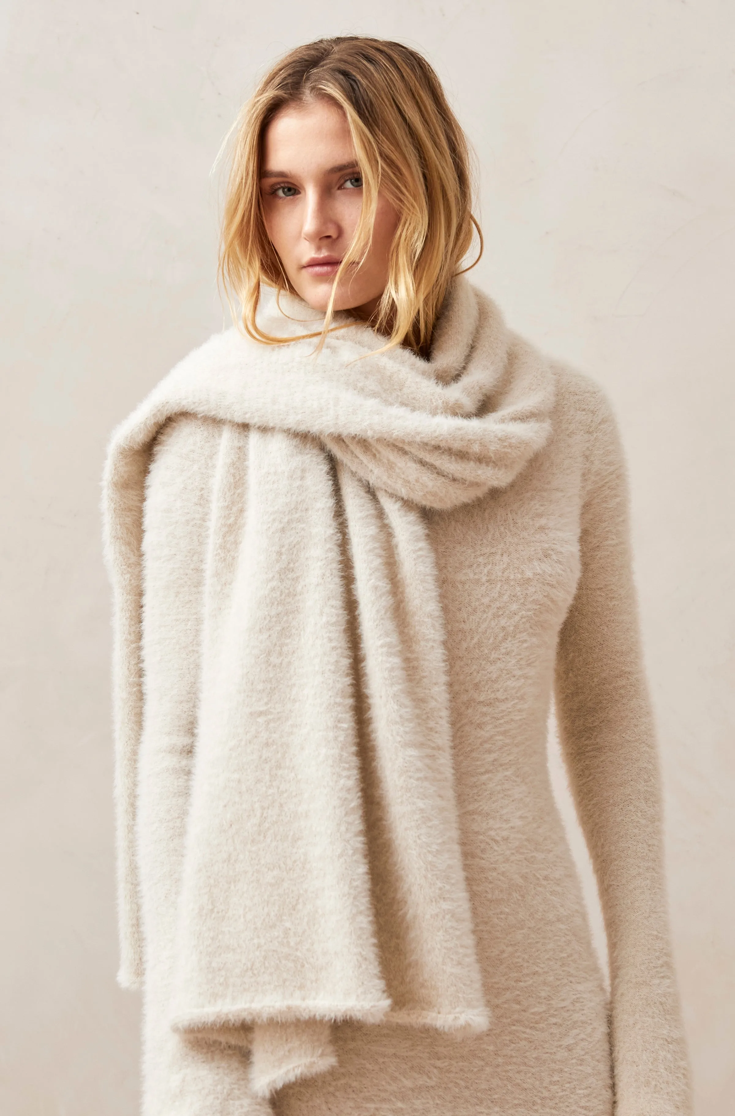 Suave Ecru Tricot